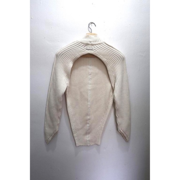 Grace Ling Open Back Sweater - Picture 5 of 7